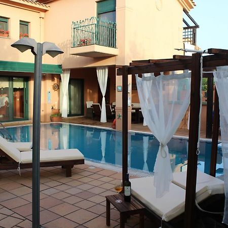 4-Seasons Pool Villa Near Meteora Tríkala Eksteriør bilde