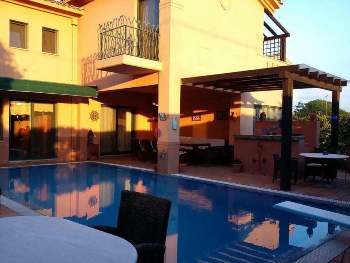 4-Seasons Pool Villa Near Meteora Tríkala Eksteriør bilde