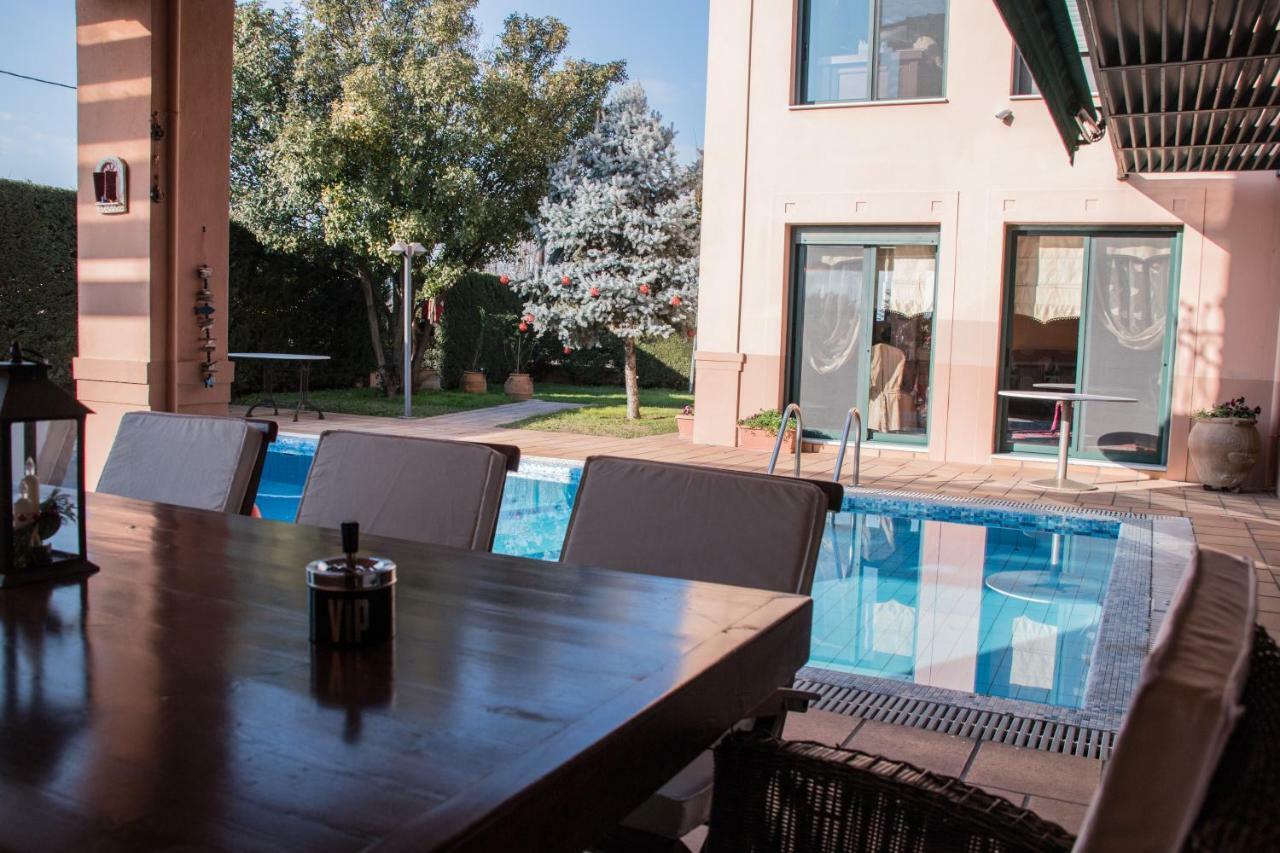 4-Seasons Pool Villa Near Meteora Tríkala Eksteriør bilde