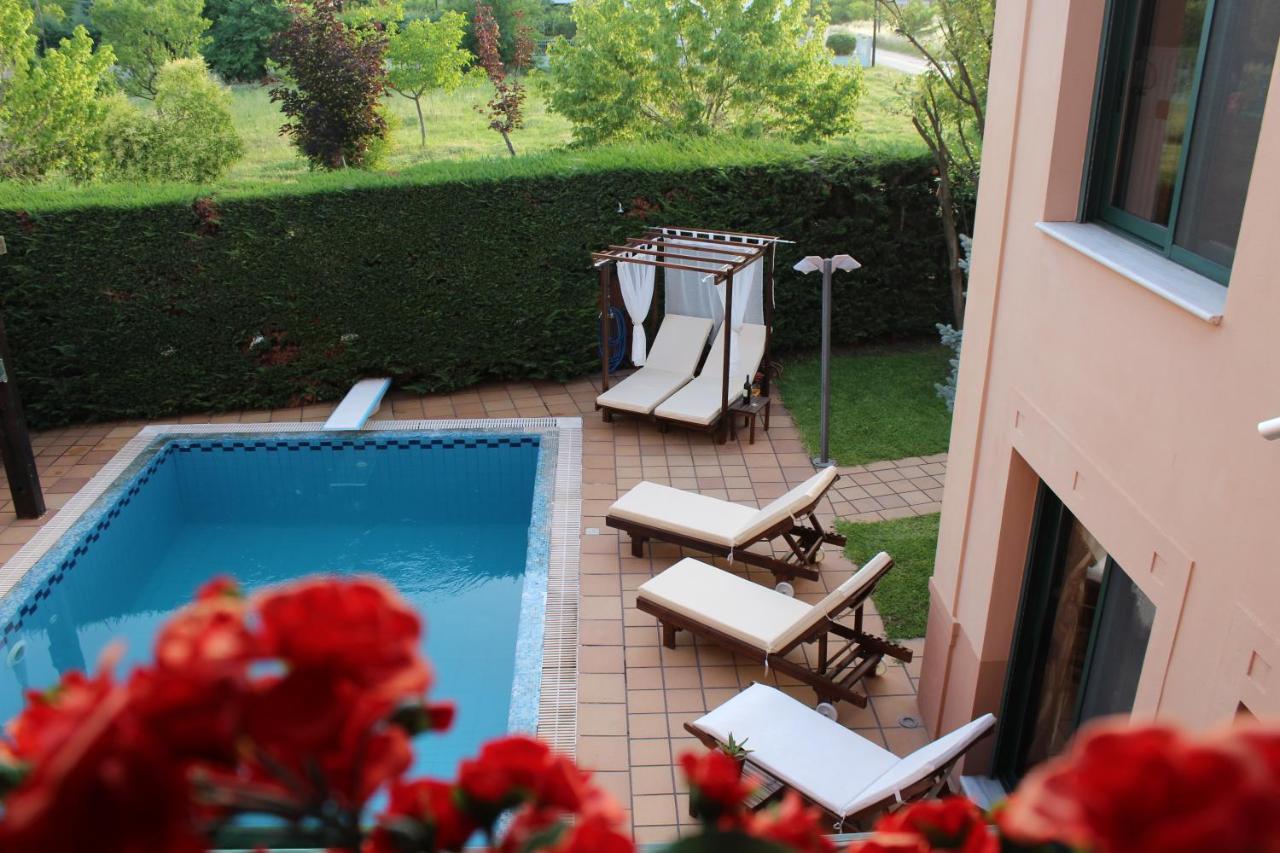 4-Seasons Pool Villa Near Meteora Tríkala Eksteriør bilde